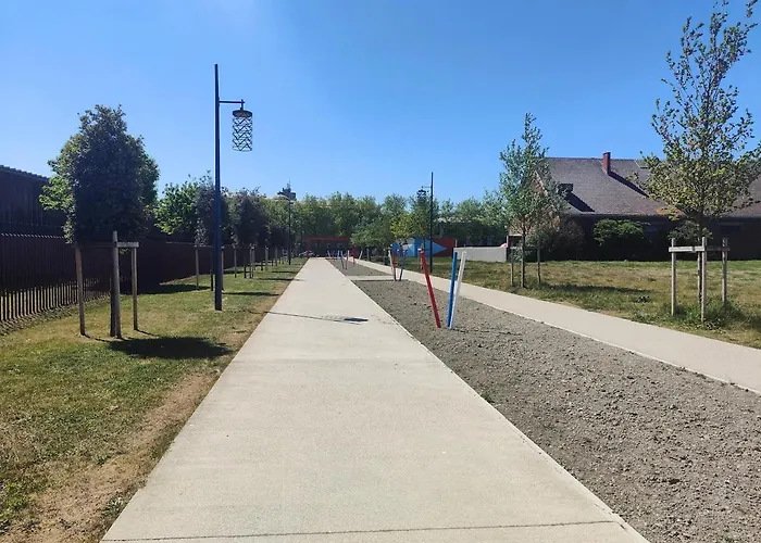 Sea Or Center 2 Steps Away, It's Up To *